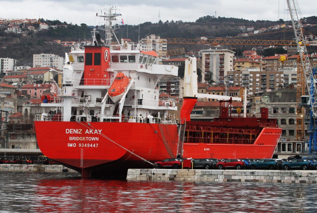 Rijeka: Brod Demiz Akay Rijeka: Brod Demiz Akay