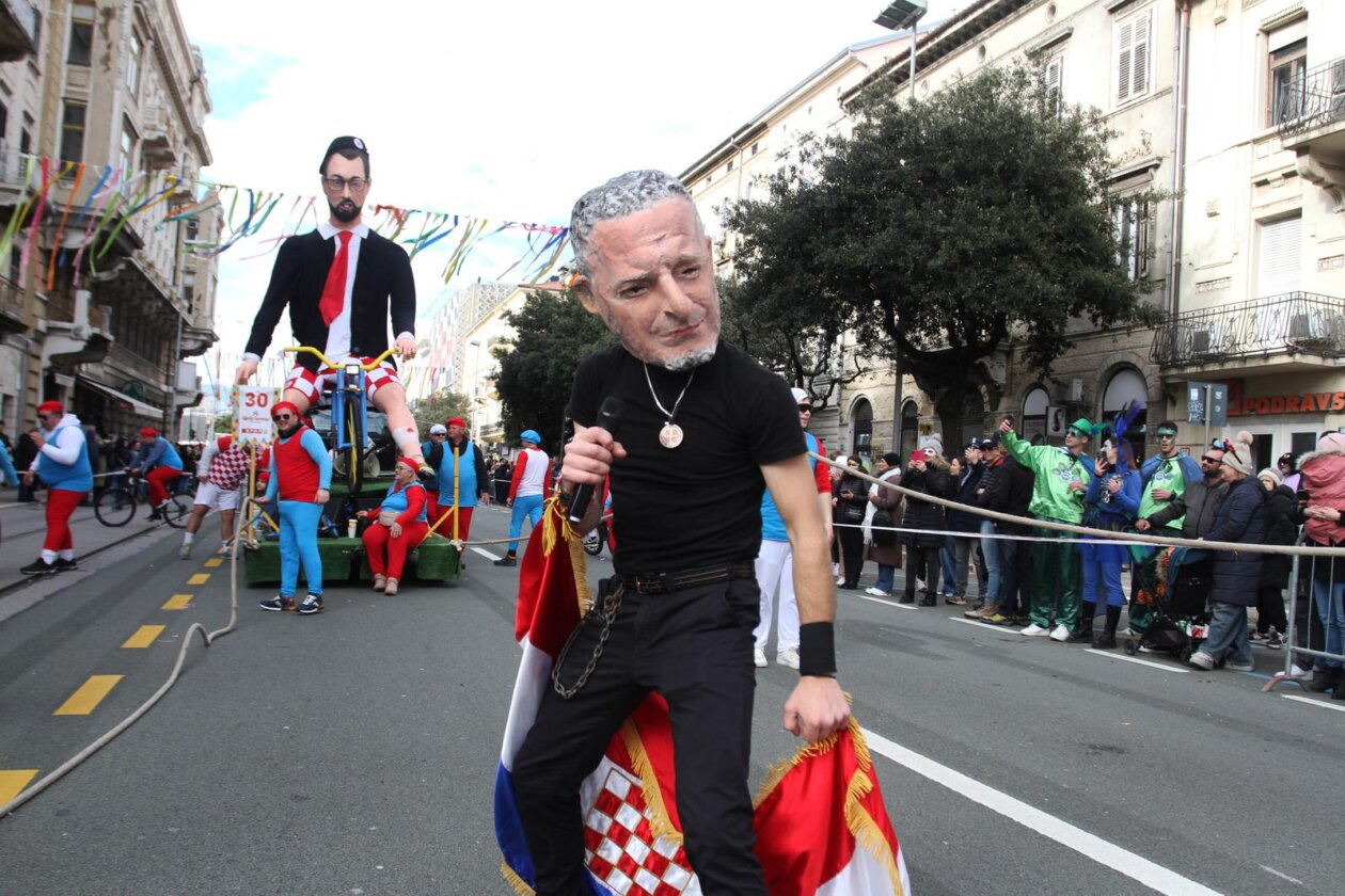Rijeka: Tradicionalnom Međunarodnom karnevalskom povorkom završio 43. Riječki karneval