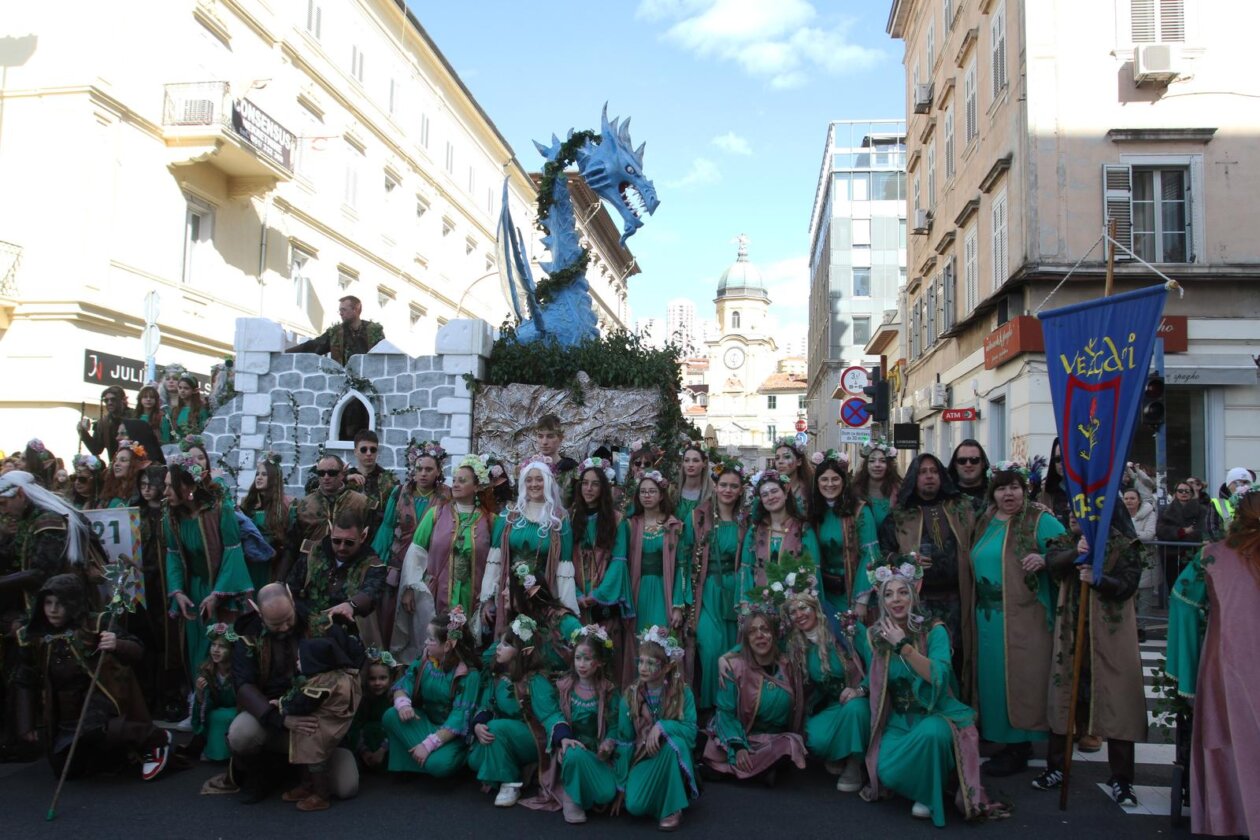 Rijeka: Tradicionalnom Međunarodnom karnevalskom povorkom završio 43. Riječki karneval