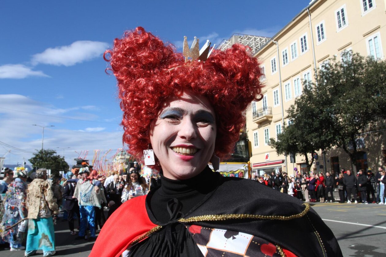 Rijeka: Tradicionalnom Međunarodnom karnevalskom povorkom završio 43. Riječki karneval