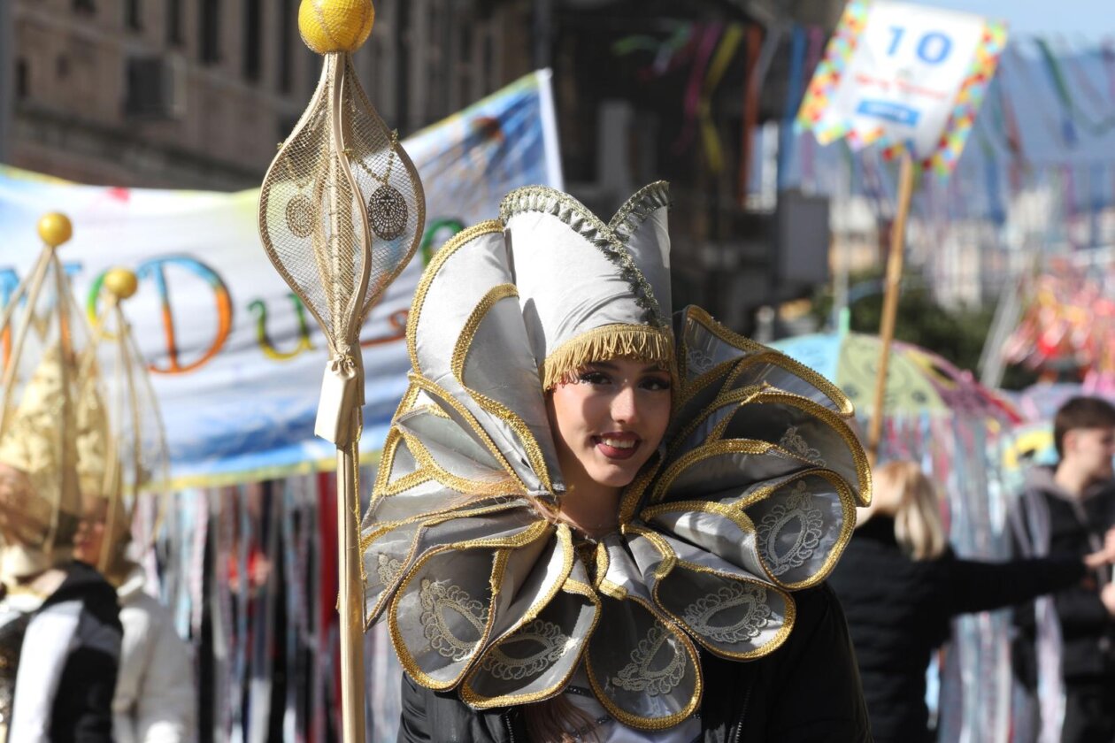 Rijeka: Tradicionalnom Međunarodnom karnevalskom povorkom završio 43. Riječki karneval