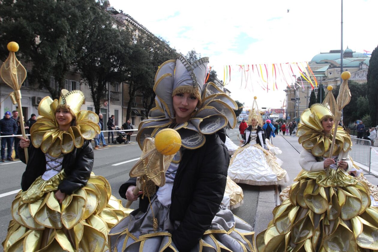 Rijeka: Tradicionalnom Međunarodnom karnevalskom povorkom završio 43. Riječki karneval