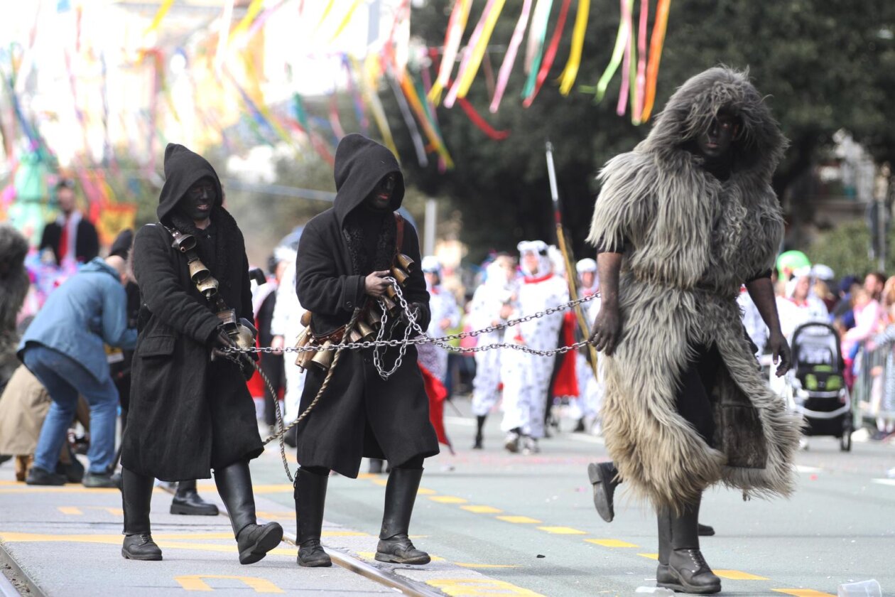 Rijeka: Tradicionalnom Međunarodnom karnevalskom povorkom završio 43. Riječki karneval