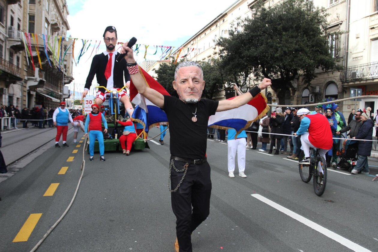 Rijeka: Tradicionalnom Međunarodnom karnevalskom povorkom završio 43. Riječki karneval