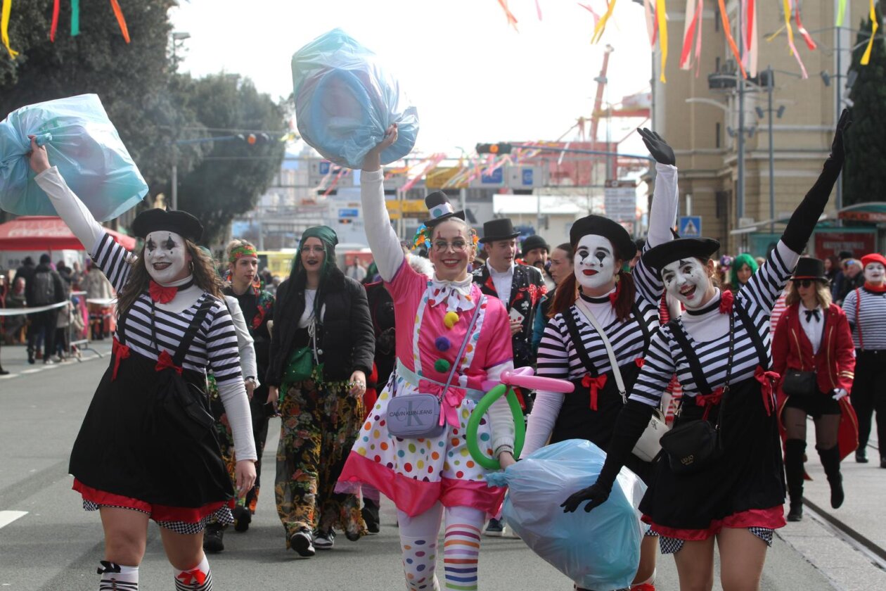Rijeka: Tradicionalnom Međunarodnom karnevalskom povorkom završio 43. Riječki karneval