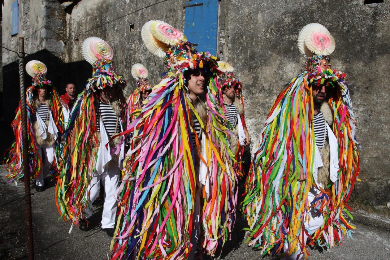 Rijeka: Žejanski zvončari obilaze domaćinstva na Ćićariji