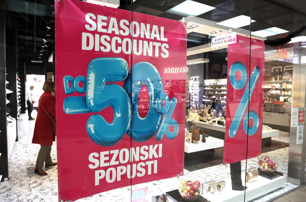 Šibenik: Počela sezonska zimska sniženja