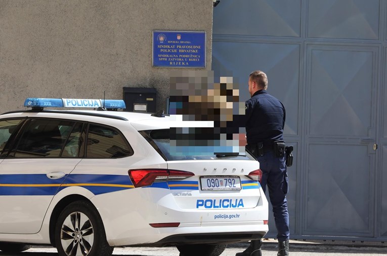 c0100405-853f-4215-8210-361de38f61a1