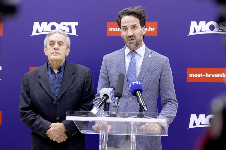 d2e1b368-e974-465c-9e09-7dcb1a07f19f