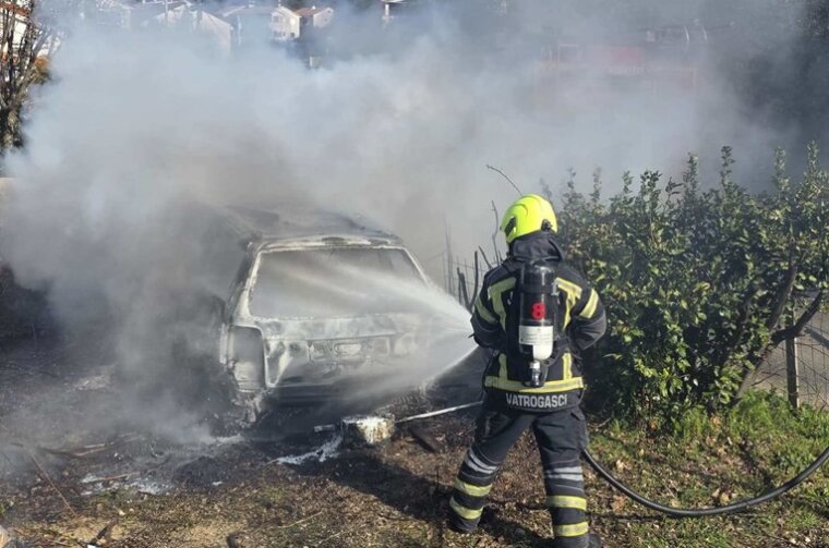 f1b4e76b-3218-4e19-9fba-95bf7279df7d