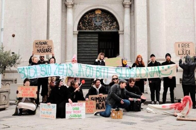 kolektiv dodirni mi koljena