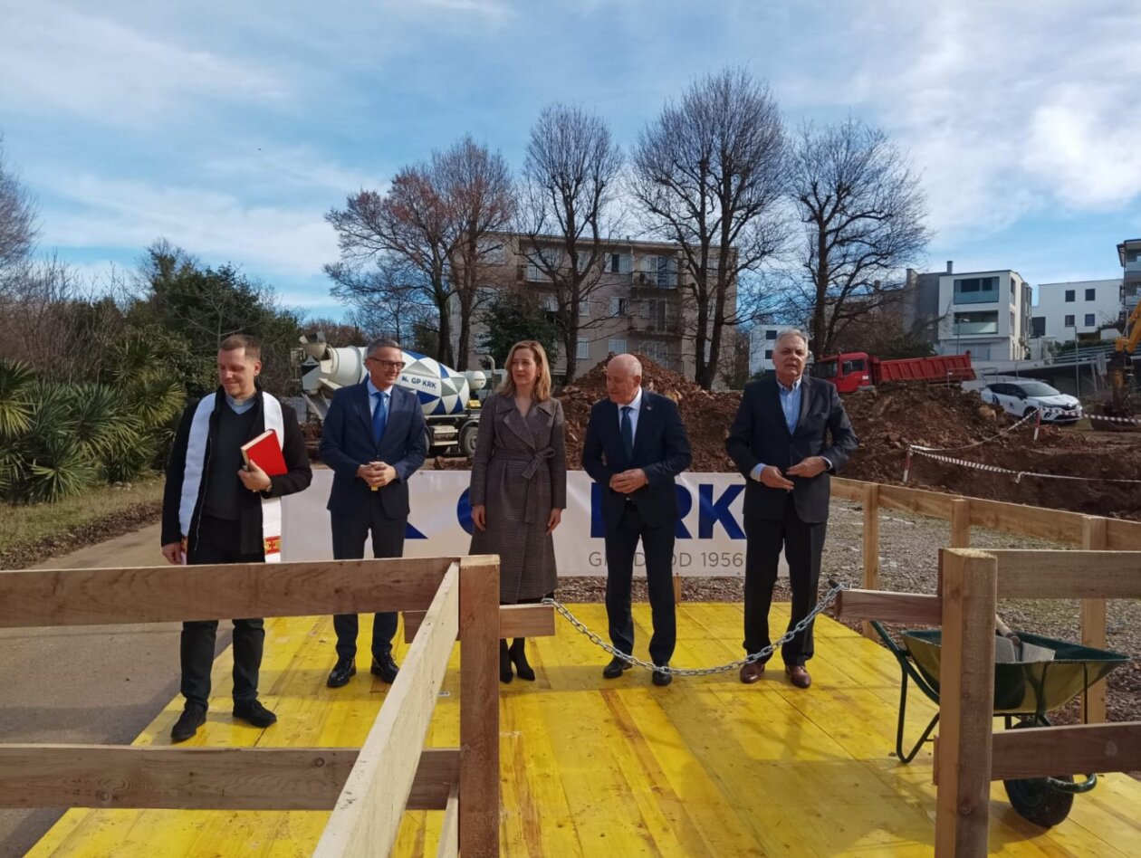 njivice kamen temeljac pos stanovi (1) njivice kamen temeljac pos stanovi (1)