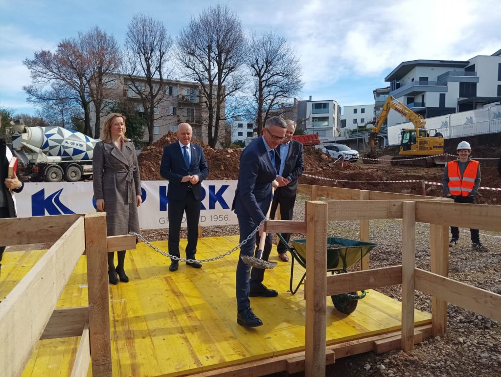 njivice kamen temeljac pos stanovi (2) njivice kamen temeljac pos stanovi (2)