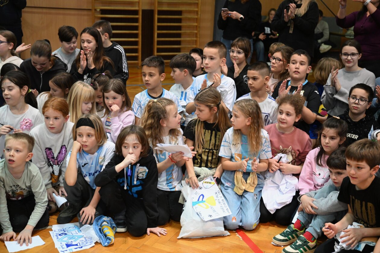 nogometasi posjet skola drenova (3)