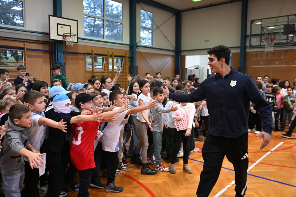 nogometasi posjet skola drenova (9)