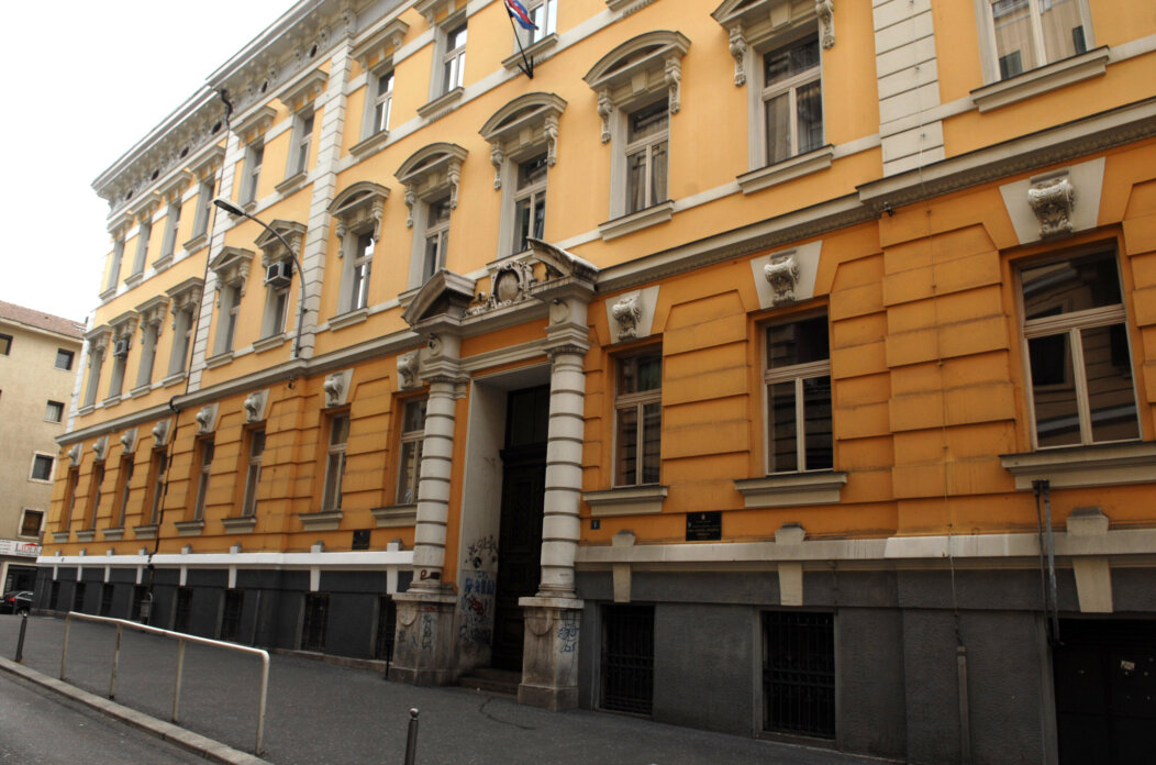 Rijeka: Zgrada i dvorite Prve rije?ke gimnazije