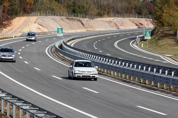 xl_22077_butkovic_ipsilon