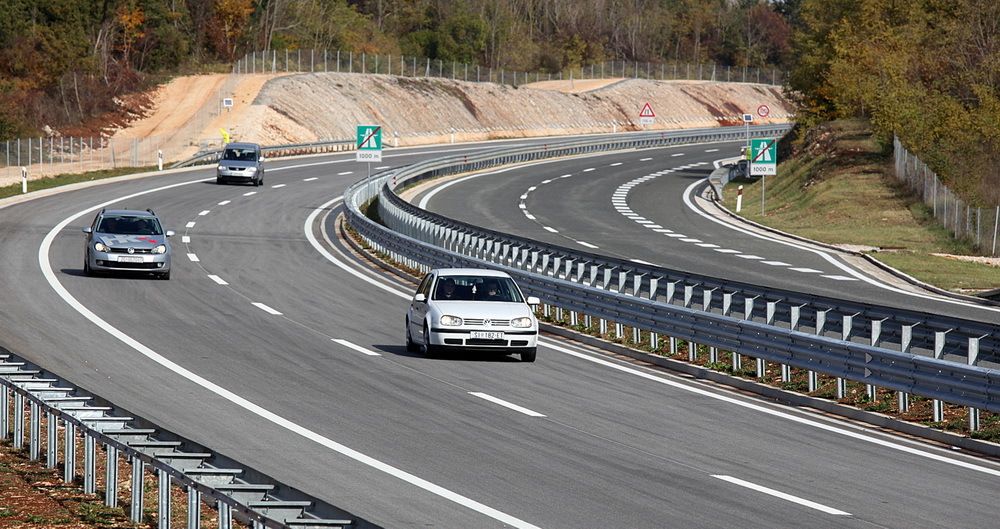 xl_22077_butkovic_ipsilon