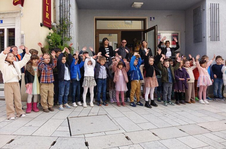 34-crtez-kao-ogledalo-djecjeg-razvoja-1024×683