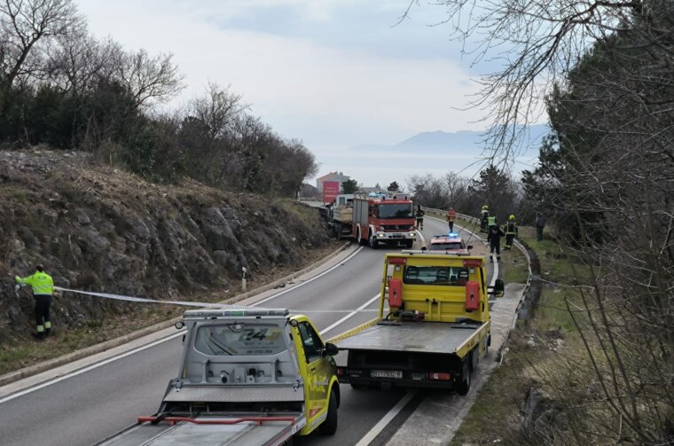 6cd3cd4f-e0c8-4a97-bef7-33df9dff2e8c 6cd3cd4f-e0c8-4a97-bef7-33df9dff2e8c