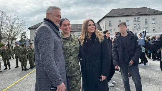 H-21147d59-4d34-41cc-af58-206e9864f2ed-550 H-21147d59-4d34-41cc-af58-206e9864f2ed-550