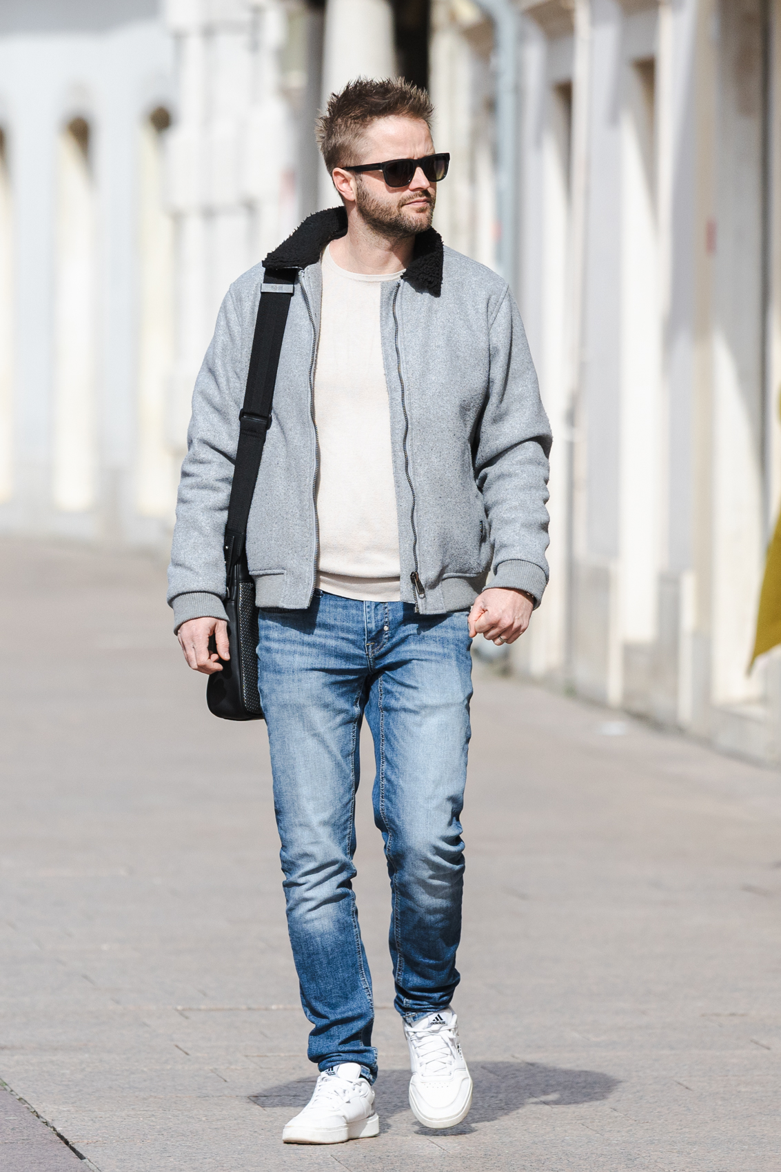 Klikom po Korzu 13.3.-2984
