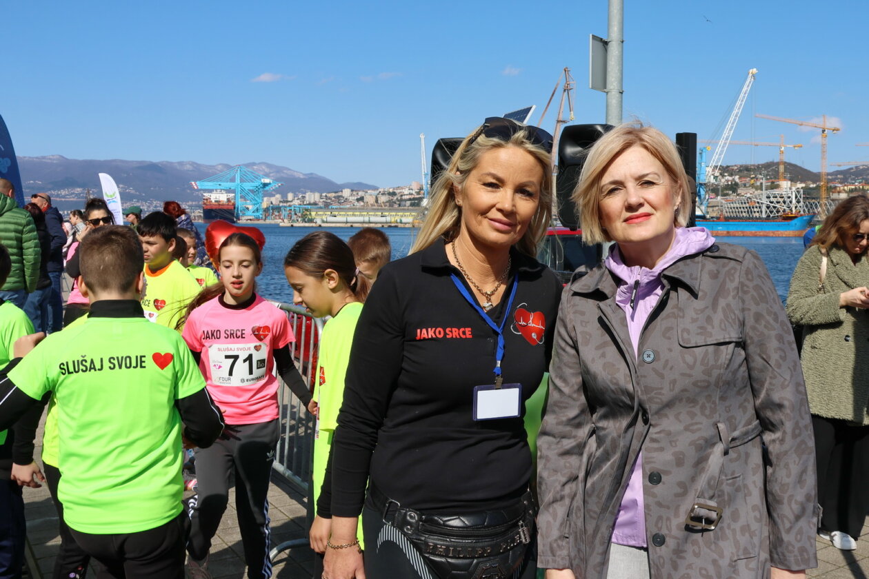 Manifestacija-Trci-i-hodaj-za-jako-srce-na-Molo-longu-24