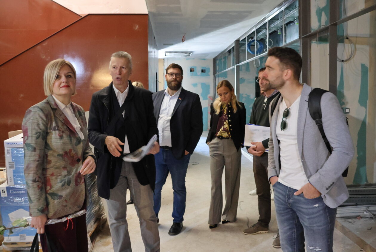 Obilazak-trznice-i-radova-u-1.-paviljonu-64 Obilazak-trznice-i-radova-u-1.-paviljonu-64