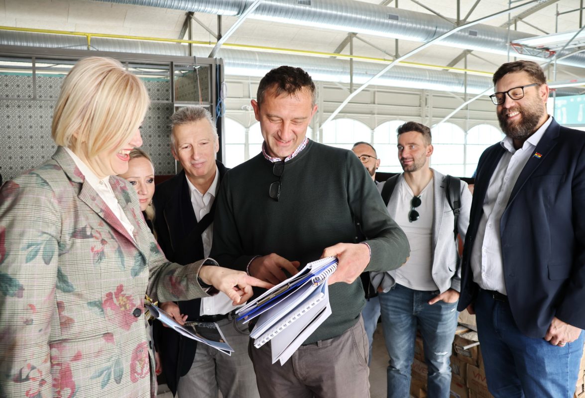 Obilazak-trznice-i-radova-u-1.-paviljonu-80-1175×800 Obilazak-trznice-i-radova-u-1.-paviljonu-80-1175×800