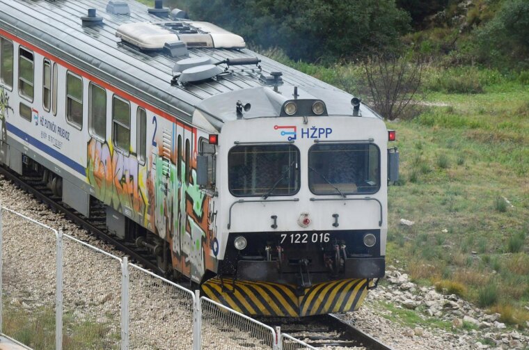 ibenik: Lokalni vlak na relaciji ibenik – Perkovi?