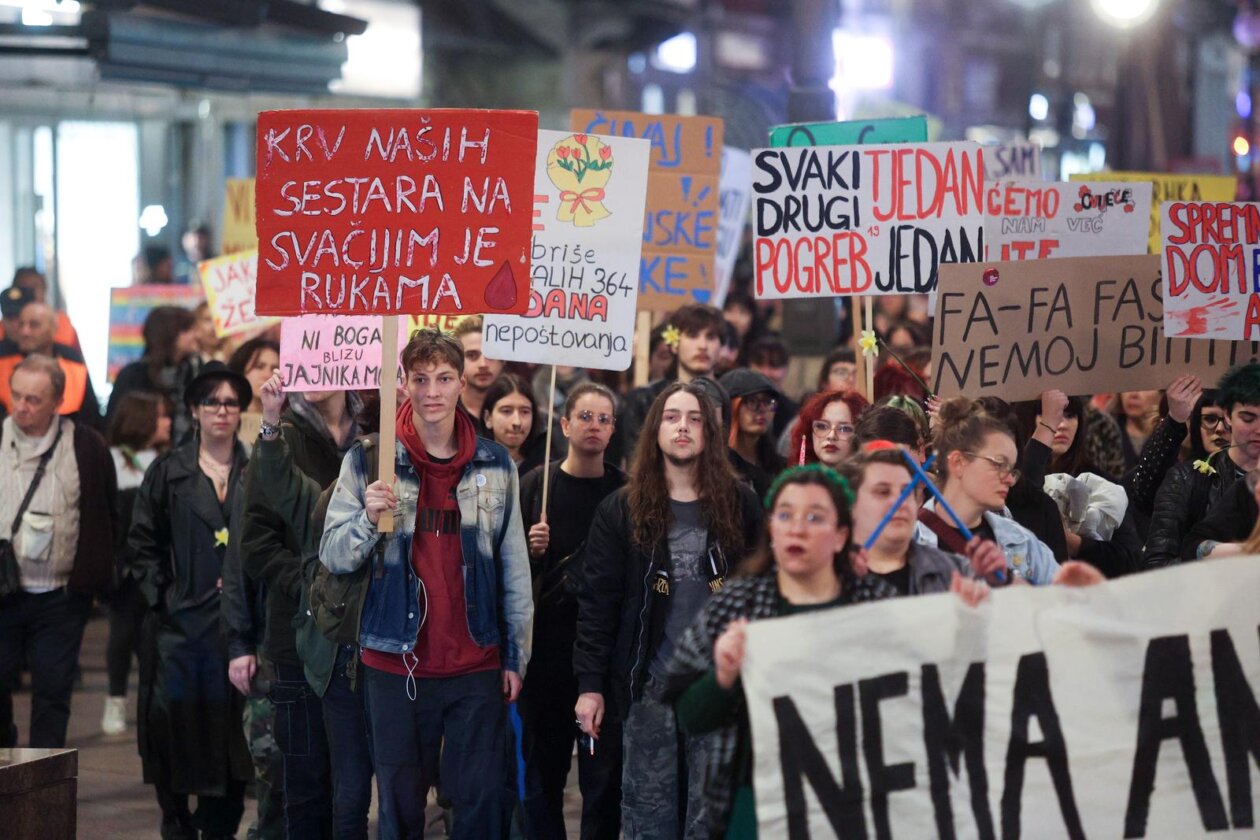Rijeka: Noćni marš za Osmi mart