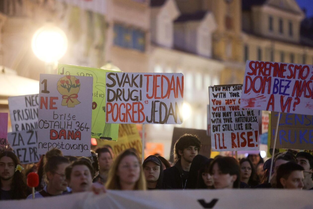 Rijeka: Noćni marš za Osmi mart