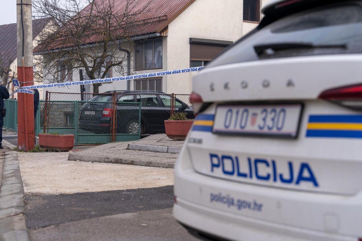 Dvostruko ubojstvo u Gospiću, očevid u tijeku Dvostruko ubojstvo u Gospiću, očevid u tijeku