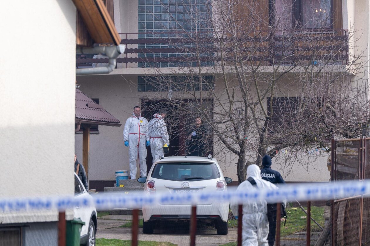Dvostruko ubojstvo u Gospiću, očevid u tijeku Dvostruko ubojstvo u Gospiću, očevid u tijeku