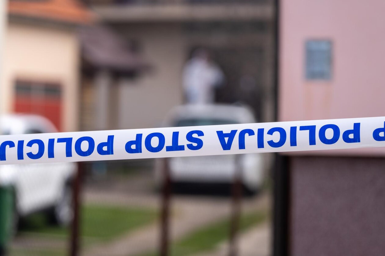 Dvostruko ubojstvo u Gospiću, očevid u tijeku Dvostruko ubojstvo u Gospiću, očevid u tijeku