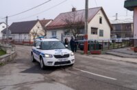 Dvostruko ubojstvo u Gospiću, očevid u tijeku Dvostruko ubojstvo u Gospiću, očevid u tijeku