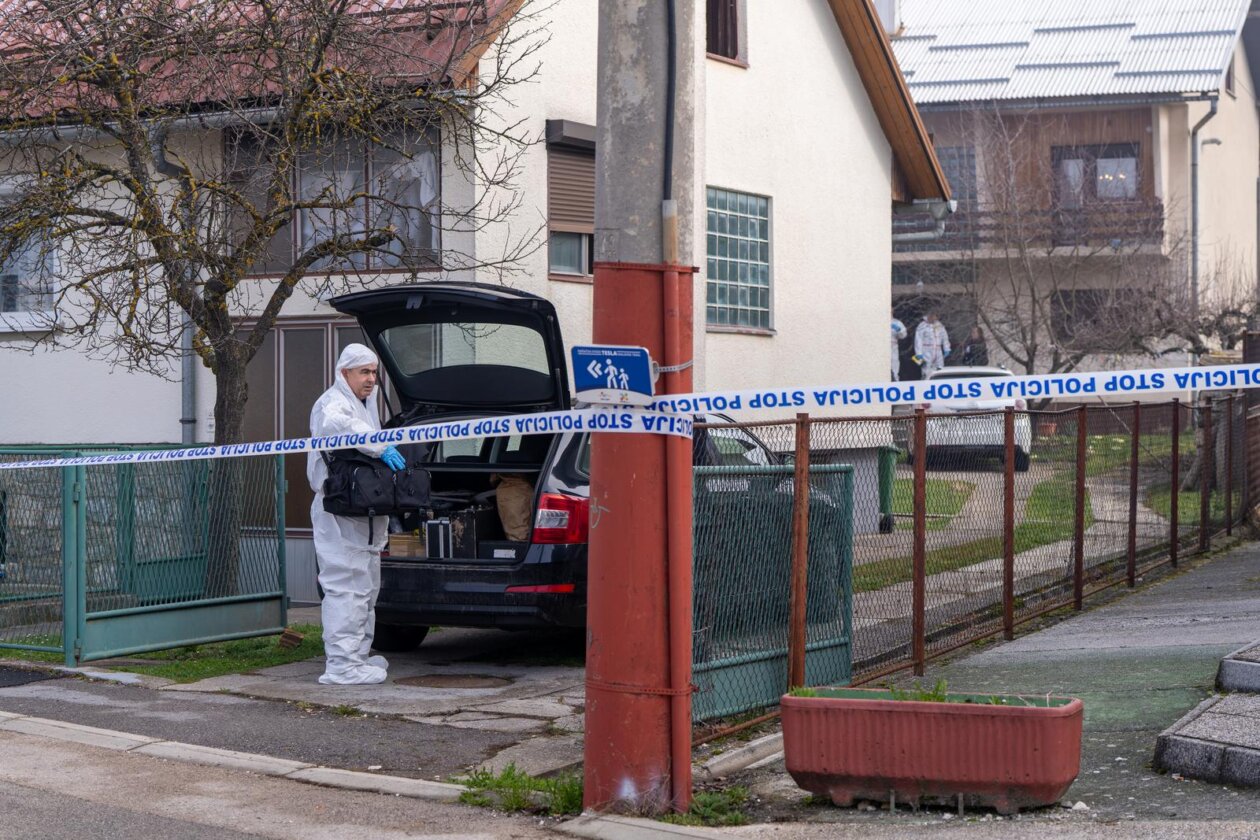 Dvostruko ubojstvo u Gospiću, očevid u tijeku Dvostruko ubojstvo u Gospiću, očevid u tijeku