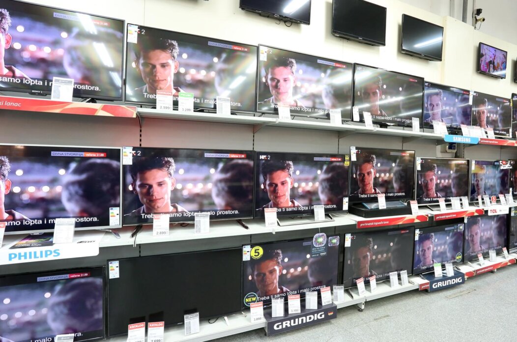Televizori na odjelu bijele tehnike