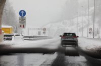 Delnice: Snijeg otežava promet kroz Gorski kotar Delnice: Snijeg otežava promet kroz Gorski kotar