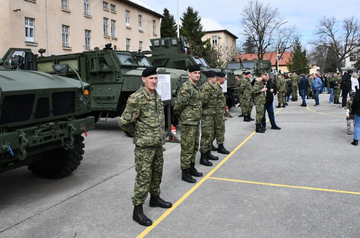 Požega: Svečana prisega ročnika na temeljnom vojnom osposobljavanju Požega: Svečana prisega ročnika na temeljnom vojnom osposobljavanju