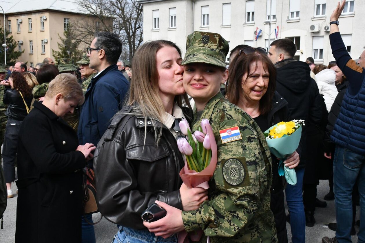 Požega: Svečana prisega ročnika na temeljnom vojnom osposobljavanju Požega: Svečana prisega ročnika na temeljnom vojnom osposobljavanju
