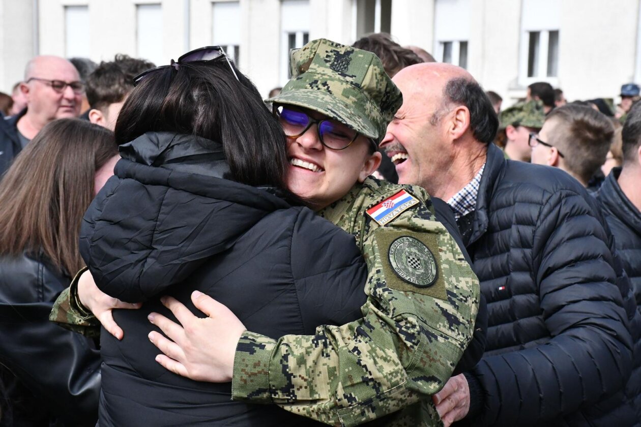 Požega: Svečana prisega ročnika na temeljnom vojnom osposobljavanju Požega: Svečana prisega ročnika na temeljnom vojnom osposobljavanju
