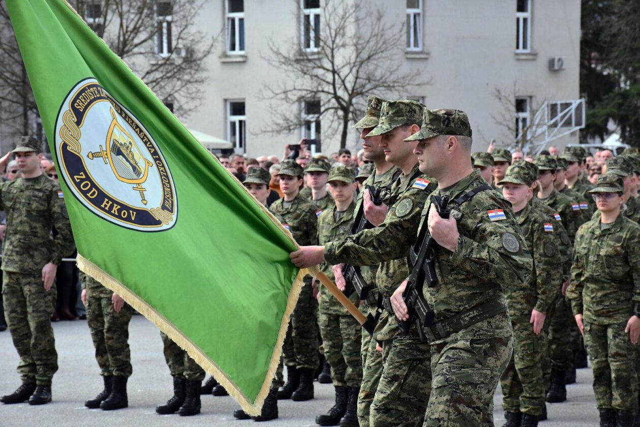 Požega: Svečana prisega ročnika na temeljnom vojnom osposobljavanju Požega: Svečana prisega ročnika na temeljnom vojnom osposobljavanju