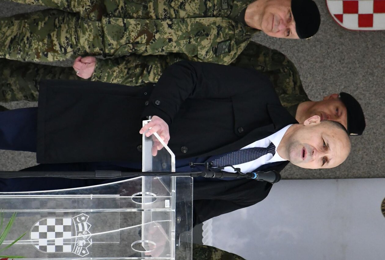 Požega: Svečana prisega ročnika na temeljnom vojnom osposobljavanju Požega: Svečana prisega ročnika na temeljnom vojnom osposobljavanju