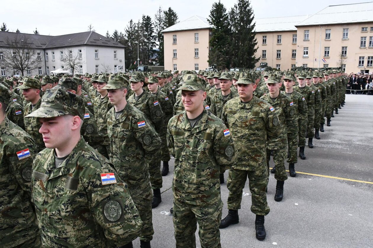 Požega: Svečana prisega ročnika na temeljnom vojnom osposobljavanju Požega: Svečana prisega ročnika na temeljnom vojnom osposobljavanju