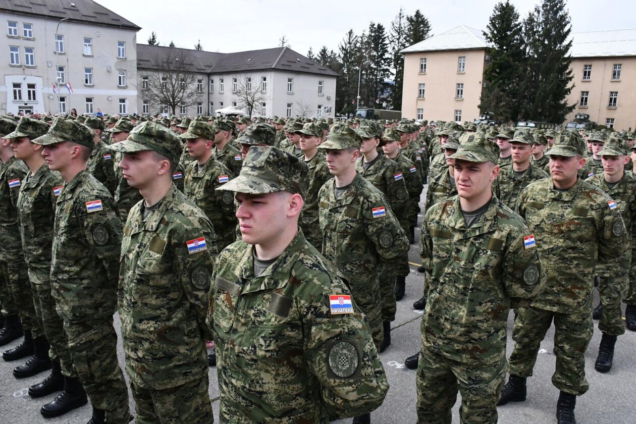 Požega: Svečana prisega ročnika na temeljnom vojnom osposobljavanju Požega: Svečana prisega ročnika na temeljnom vojnom osposobljavanju