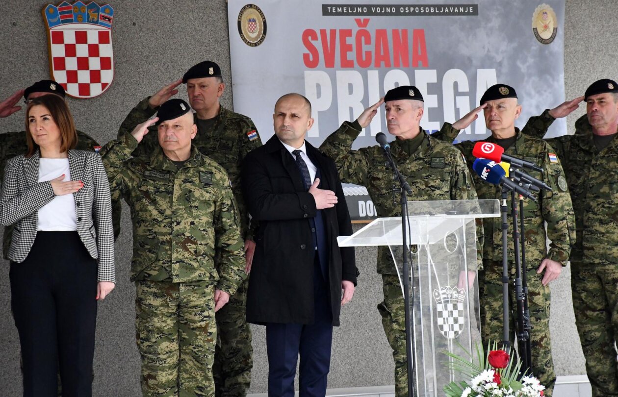 Požega: Svečana prisega ročnika na temeljnom vojnom osposobljavanju Požega: Svečana prisega ročnika na temeljnom vojnom osposobljavanju