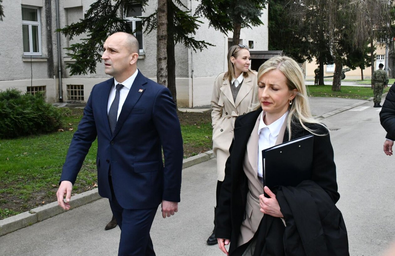 Požega: Svečana prisega ročnika na temeljnom vojnom osposobljavanju Požega: Svečana prisega ročnika na temeljnom vojnom osposobljavanju