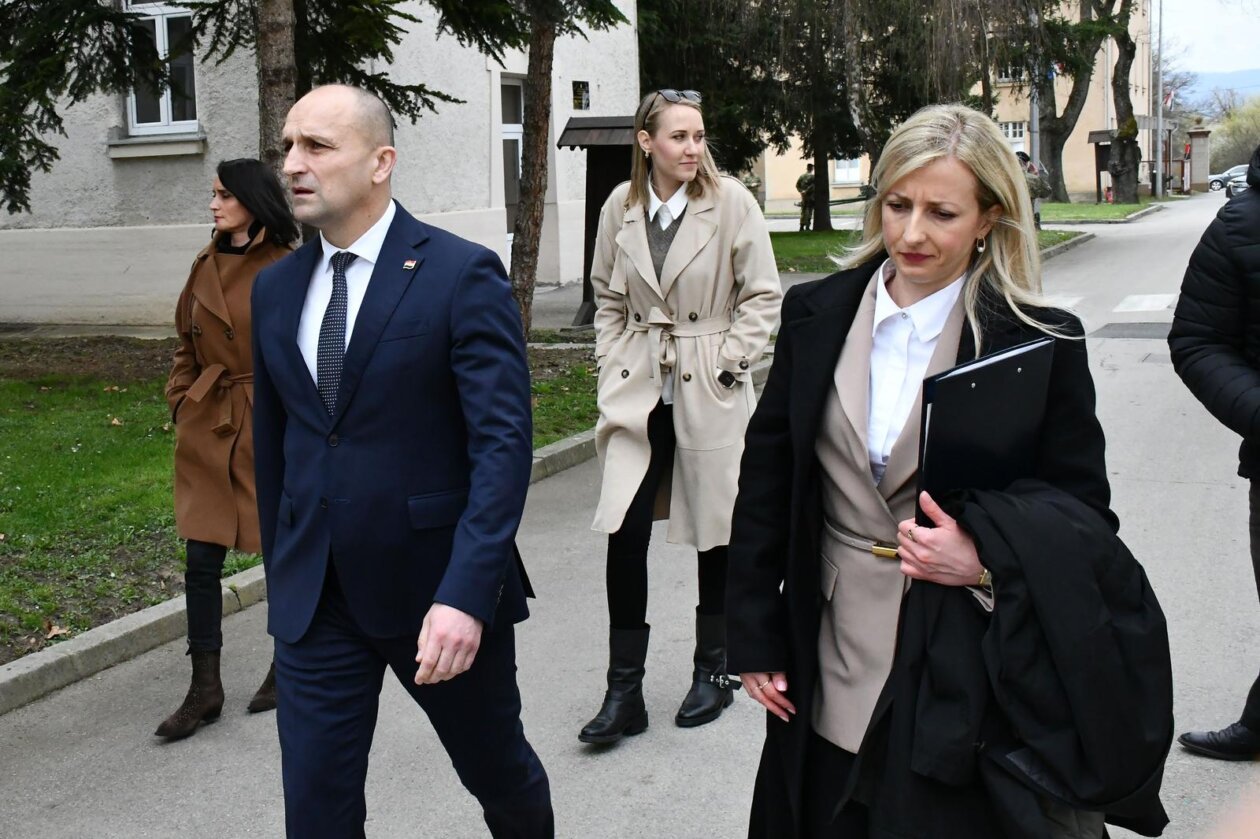 Požega: Svečana prisega ročnika na temeljnom vojnom osposobljavanju Požega: Svečana prisega ročnika na temeljnom vojnom osposobljavanju