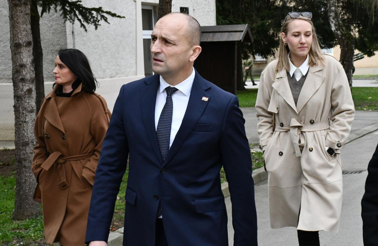 Požega: Svečana prisega ročnika na temeljnom vojnom osposobljavanju Požega: Svečana prisega ročnika na temeljnom vojnom osposobljavanju